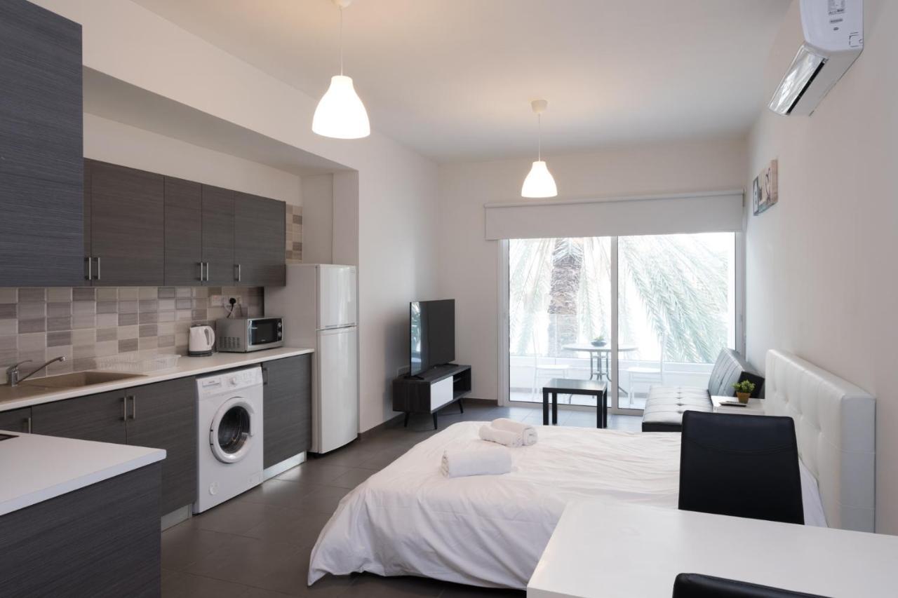 Spacious Studio Downtown ลาร์นาคา ภายนอก รูปภาพ